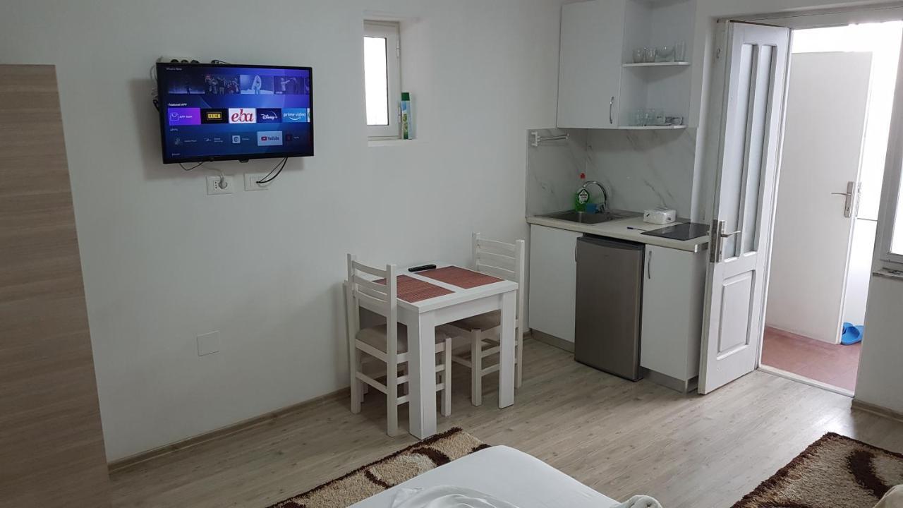 Klent Studio Apartment Pogradec Exteriör bild