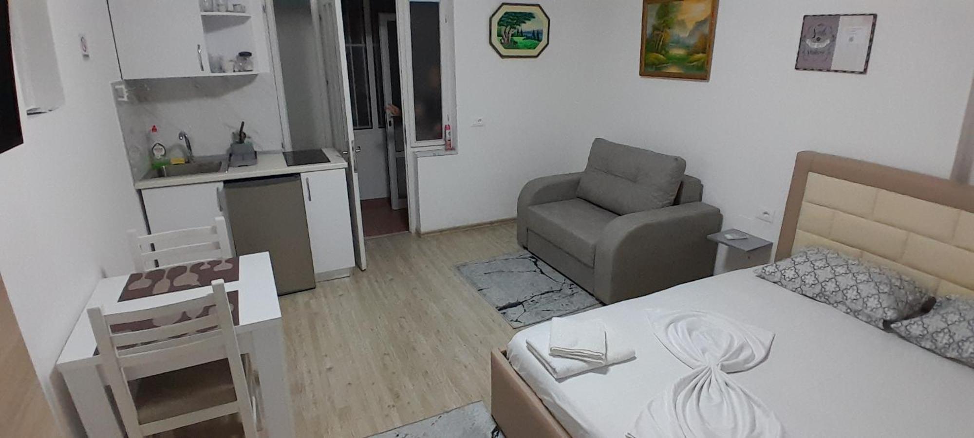 Klent Studio Apartment Pogradec Exteriör bild